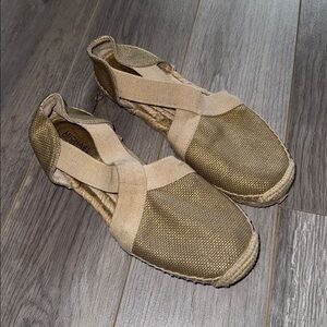 Michael Kors Hemp Canvas Shoe, Size 7